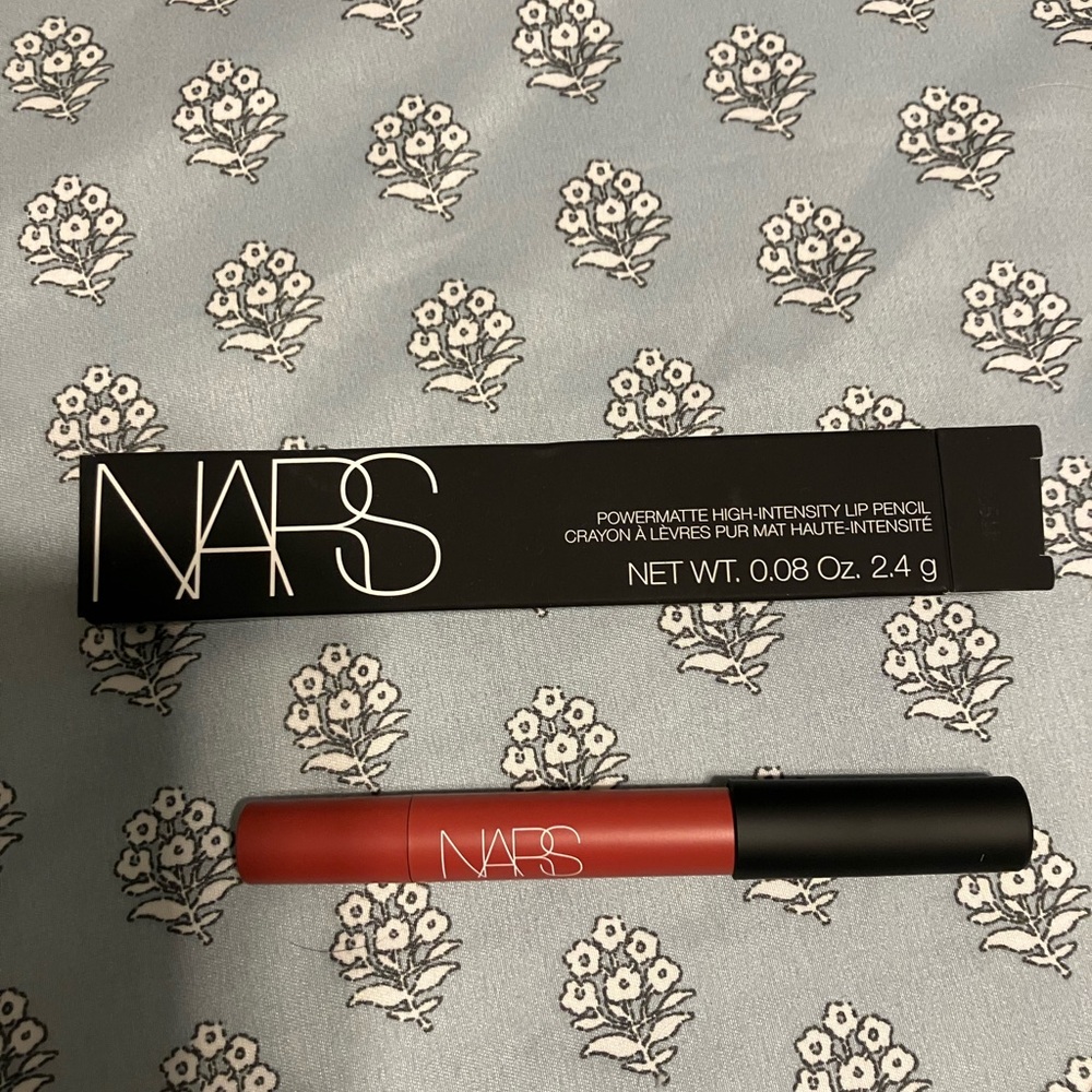 NARS Powermatte High Intensity Lip Pencil in Viva  Las Vegas!